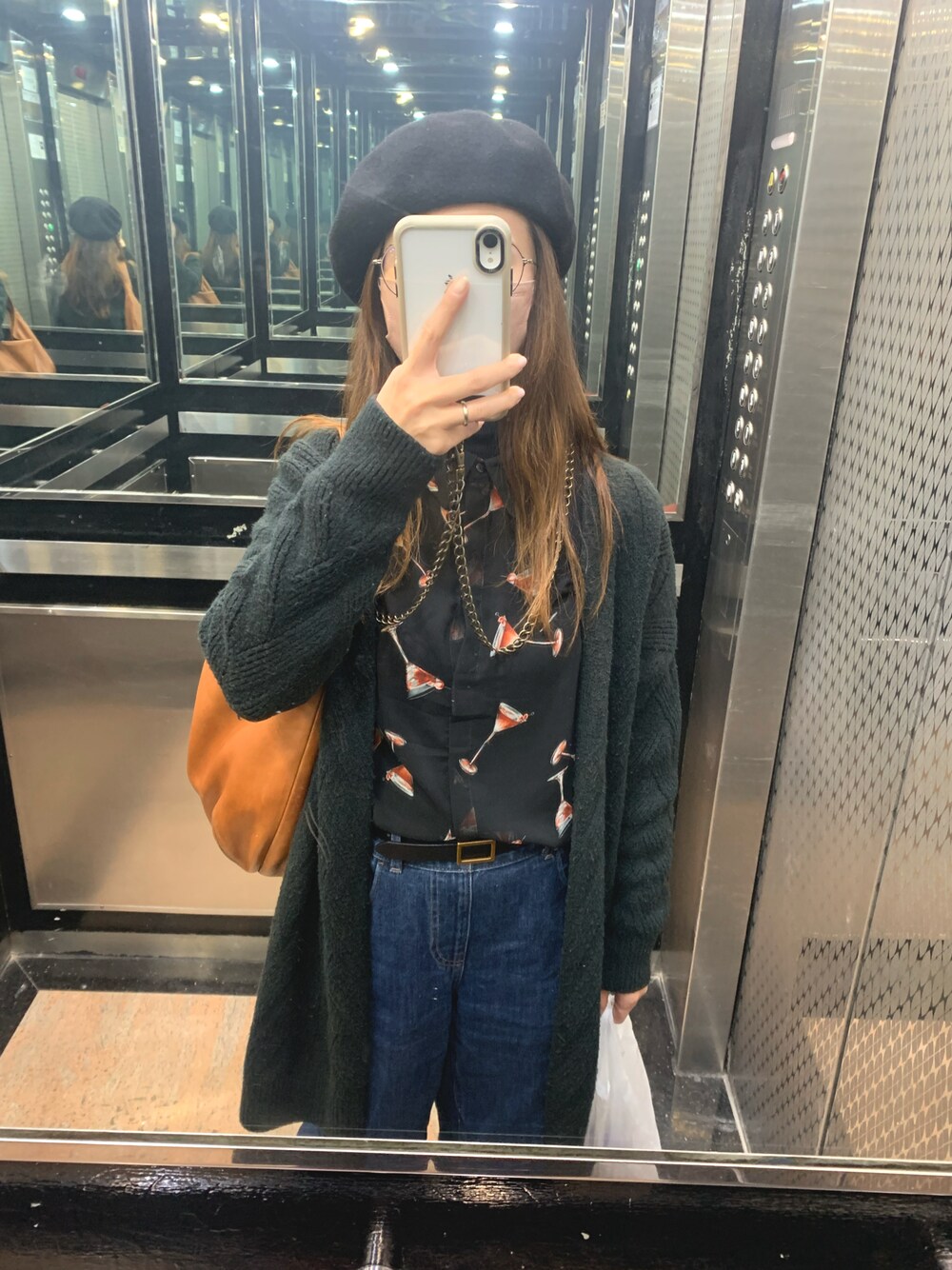 「ootd、153cm」｜「ZARAのアイテム（シャツ/ブラウス、ブラック系）」を使った、BelaLaさん（レディース・153cm）の冬コーディネートの1枚目の写真