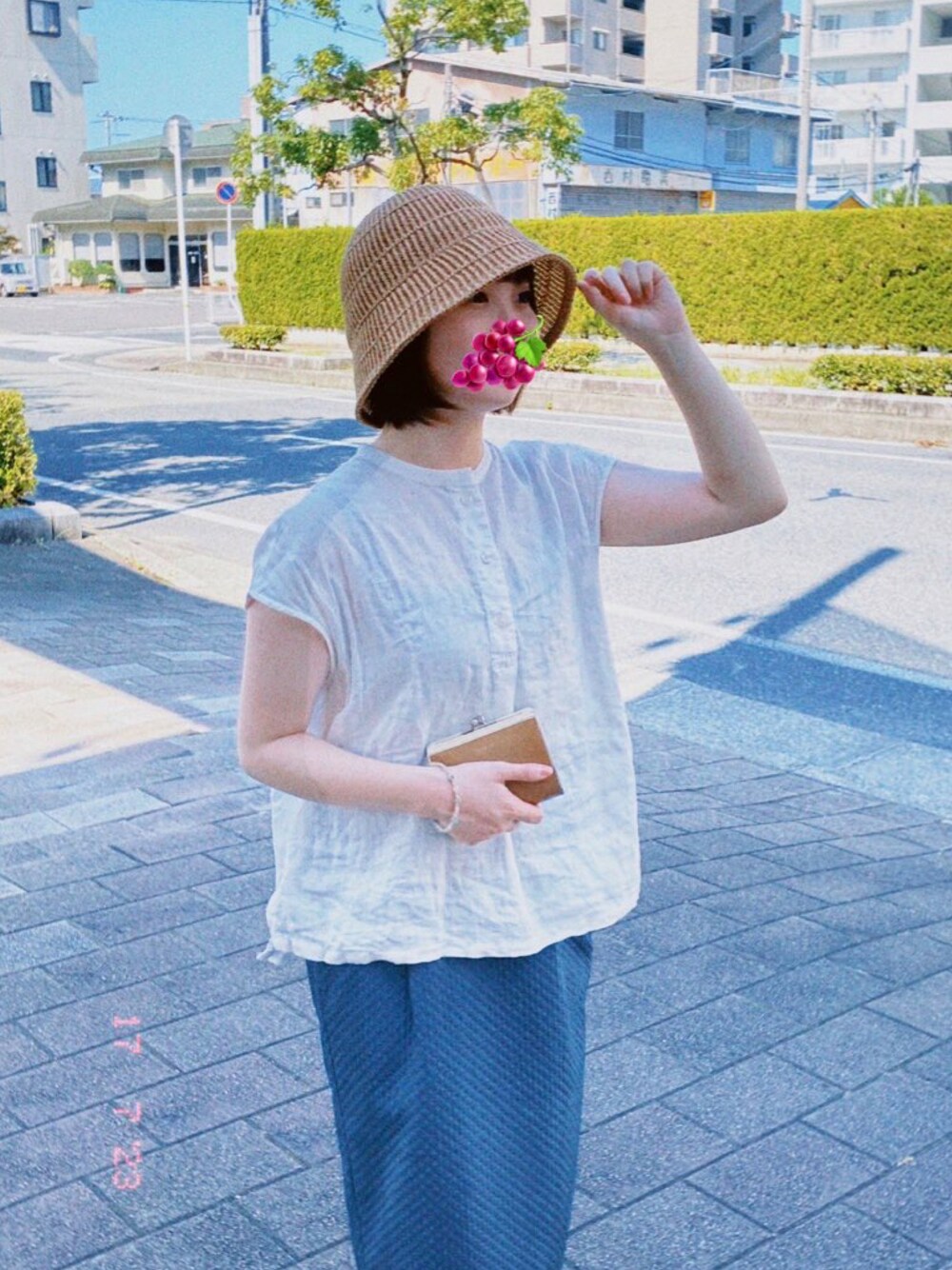 「休日コーデ、夏コーデ、カジュアル、楽チンコーデ」｜「無印良品のアイテム（トップス、ホワイト系）」を使った、かえ子さん（レディース・148cm）の秋コーディネートの1枚目の写真