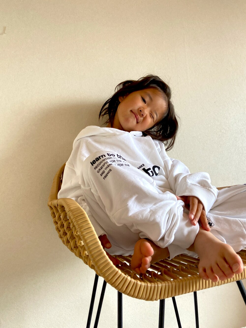 「ホワイトコーデ、ZARA KIDS、ZARAコーデ、ザラキッズ、おとこのこ、ダンス」｜「ZARA KIDSのアイテム（パーカー、ホワイト系）」を使った、yokikaeさん（キッズ・120cm）の秋コーディネートの1枚目の写真