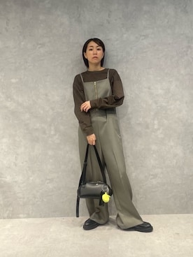 「アイテム（キーケース/キーアクセサリー）」を使った、鈴ゆりかさん（レディース・157cm）の秋コーディネート