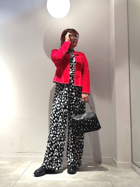「Desigual（デシグアル）のステッチデザイン ライダースジャケット ガーリー（テーラードジャケット、レッド系）」を使った、Desigual長島 STAFFさん（レディース・155cm）の春コーディネート
