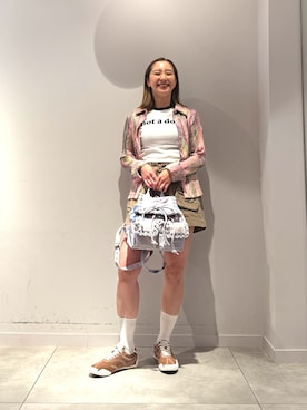 「Desigual（デシグアル）のウォーターカラー シャツブラウス マルチカラー（シャツ/ブラウス、レッド系）」を使った、Desigual長島 STAFFさん（レディース・155cm）の春コーディネート