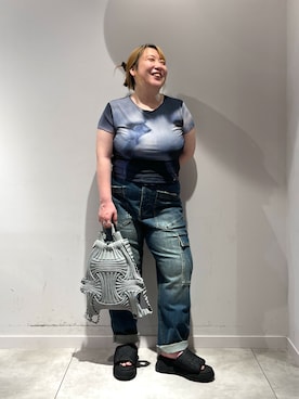 「Desigual（デシグアル）のブルーシャドウ シアーアートTシャツ（Tシャツ/カットソー、ブルー系）」を使った、Desigual長島 STAFFさん（レディース・155cm）の夏コーディネート