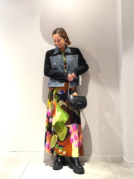 「アイテム（ボディバッグ/ウエストポーチ）」を使った、Desigual長島 STAFFさん（レディース・155cm）の秋コーディネート