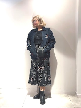 「アイテム（財布）」を使った、Desigual長島 STAFFさん（レディース・168cm）の秋コーディネート