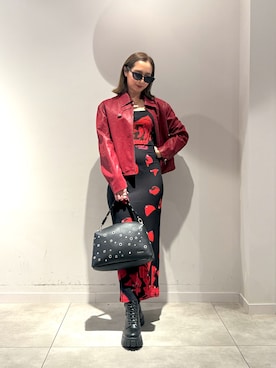 「Desigual（デシグアル）のクロップド丈 フェイクレザー ジャケット（ライダースジャケット、レッド系）」を使った、Desigual長島 STAFFさん（レディース・155cm）の春コーディネート