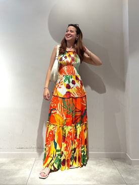 「Desigual（デシグアル）のパンチング加工フェイクレザーミディアムホーボーバッグ（ショルダーバッグ、ホワイト系）」を使った、Desigual長島 STAFFさん（レディース・155cm）の夏コーディネート