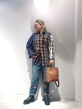 「アイテム（バックパック/リュック、ブラウン系）」を使った、Desigual長島 STAFFさん（レディース・168cm）の秋コーディネート