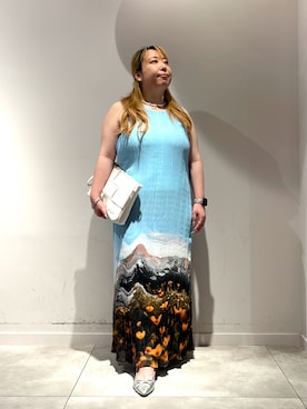 「Desigual（デシグアル）のプリーツ・ランドスケープドレス 結婚式 二次会 フォーマル（ワンピース、ブルー系）」を使った、Desigual長島 STAFFさん（レディース・155cm）の夏コーディネート