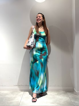 「Desigual（デシグアル）のタイダイプリントキャミワンピース ロング丈 結婚式 二次会 フォーマル（ワンピース、グリーン系）」を使った、Desigual長島 STAFFさん（レディース・155cm）の夏コーディネート