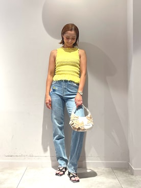 「Desigual（デシグアル）のフラワーアップリケミニハンドバッグ ショルダー（ボディバッグ/ウエストポーチ、ホワイト系）」を使った、Desigual長島 STAFFさん（レディース・155cm）の夏コーディネート