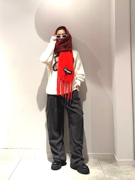 「アイテム（カーゴパンツ）」を使った、Desigual長島 STAFFさん（レディース・155cm）の冬コーディネート