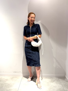 「アイテム（ボディバッグ/ウエストポーチ）」を使った、Desigual 長島 STAFFさん（レディース・155cm）の夏コーディネート