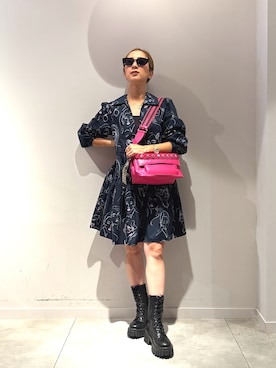 「アイテム（ボディバッグ/ウエストポーチ）」を使った、Desigual長島 STAFFさん（レディース・155cm）の秋コーディネート