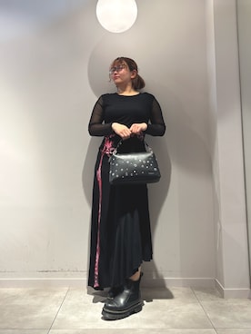「Desigual（デシグアル）のサークルスタッズ ショルダー(ハンド)バッグ（ハンドバッグ、ブラック系）」を使った、Desigual長島 STAFFさん（レディース・155cm）の春コーディネート