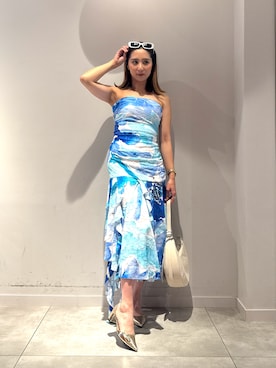 「Desigual（デシグアル）のブルーフローラルバンドゥードレス アシンメトリーフリル 結婚式 二次会 フォーマル（ワンピース、ブルー系）」を使った、Desigual長島 STAFFさん（レディース・155cm）の春コーディネート