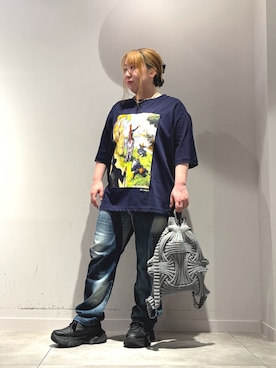 「Desigual（デシグアル）のペイントアート半袖Tシャツ　ブルー（Tシャツ/カットソー、ブルー系）」を使った、Desigual長島 STAFFさん（レディース・155cm）の夏コーディネート