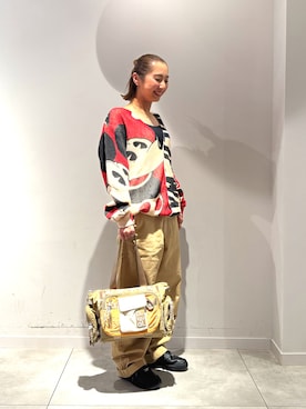 「アイテム（チノパンツ）」を使った、Desigual長島 STAFFさん（レディース・155cm）の冬コーディネート