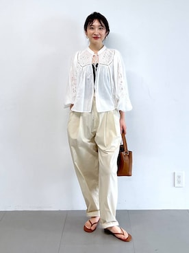 「AULENTTI（オウレンティ）の【AULENTTI】チャームショルダーBAG（ショルダーバッグ、ブラウン系）」を使った、RIONさん（レディース・162cm）の春コーディネート