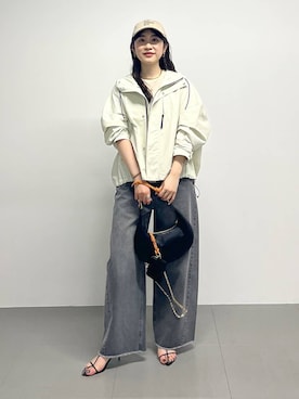 「ベーシック/シンプル」｜「アイテム（マウンテンパーカー）」を使った、RIONさん（レディース・162cm）の春コーディネート