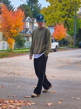 「アイテム（スラックス、ブラック系）」を使った、taiさん（メンズ・175cm）の秋コーディネート