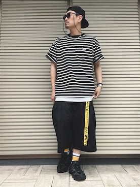 「off white（オフホワイト）のアイテム」を使った、ムックさん（メンズ・173cm）の夏コーディネート
