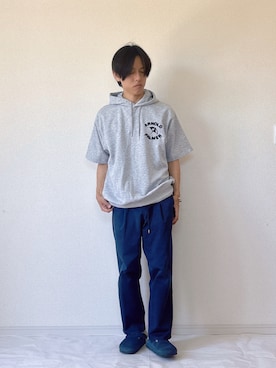 「Arnold Palmer（アーノルドパーマー）のAIR FLEX シェア スウェット 半袖フーディ（Hoodies、グレー系）」を使った、ヨッピーさん（メンズ・165cm）の春コーディネート