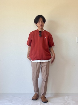 「Arnold Palmer（アーノルドパーマー）のアイレットニット プルオーバー + Tシャツ セット（T Shirts、オレンジ系）」を使った、ヨッピーさん（メンズ・165cm）の春コーディネート