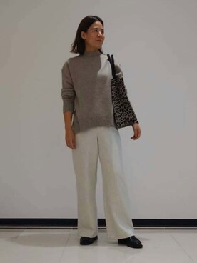 「INDIVI（インディヴィ）の【冬ニット人気NO．1！／カシミヤ混】ミドルゲージハイネックニット（ニット/セーター、ブラウン系）」を使った、eriさん（レディース・164cm）の秋コーディネート