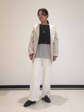 「INDIVI（インディヴィ）の【撥水/軽量】ミドル丈 ミニマルトレンチコート（トレンチコート、ベージュ系）」を使った、eriさん（レディース・164cm）の春コーディネート