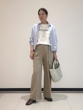 「INDIVI（インディヴィ）の【接触冷感／洗える／2WAY】ドロスト付 シアーシャンブレーシャツ（シャツ/ブラウス、ブルー系）」を使った、eriさん（レディース・164cm）の夏コーディネート