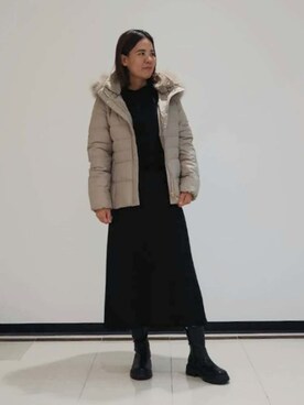 「INDIVI（インディヴィ）の【名品／撥水／抗菌防臭】ショート丈リサイクルダウンコート（ダウンジャケット/コート、ベージュ系）」を使った、eriさん（レディース・164cm）の冬コーディネート