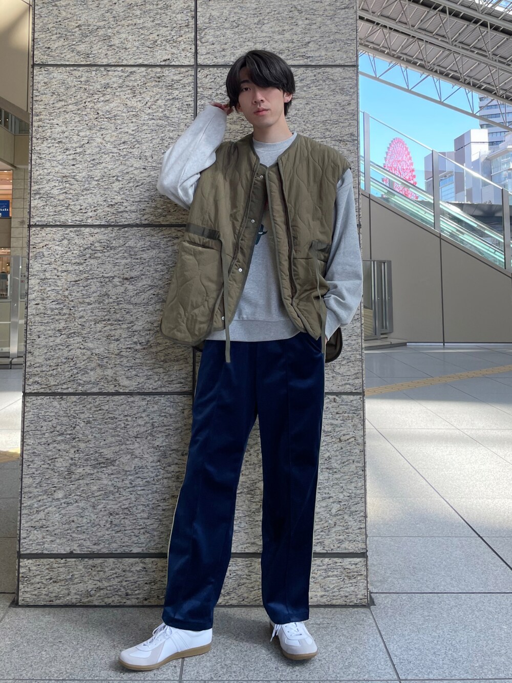 ◇ナイロンワッシャーキルティングベストを使ったショップスタッフの