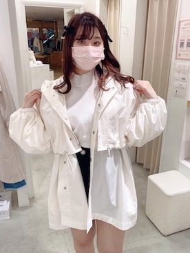 「肌見せ」｜「アイテム（マウンテンパーカー）」を使った、yunaさん（レディース・157cm）の冬コーディネート