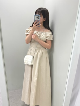 「one after another NICE CLAUP（ワンアフターアナザーナイスクラップ）のビジューストラップ付きスマホショルダー（ショルダーバッグ、ホワイト系）」を使った、mayukaさん（レディース・157cm）の春コーディネート