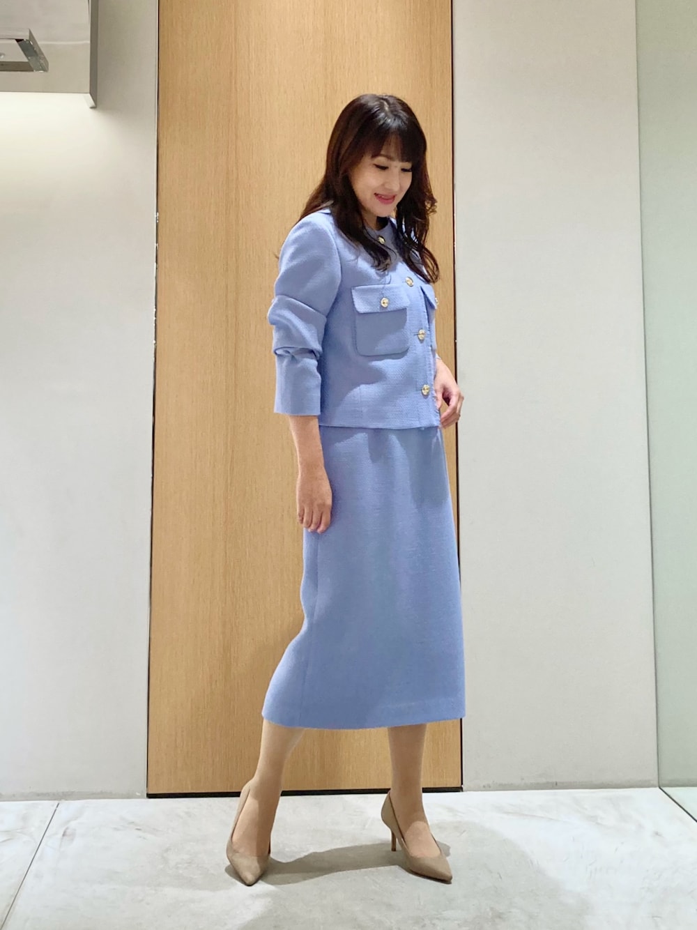 「アナイ(ANAYI)、秋コーデ、お出かけコーデ、セットアップ、大人女子、低身長女子、ジャケット、スカート、ブルー、オケージョン、入学式、七五三、フェミニン、パーティースタイル、上品」｜「ANAYIの【セットアップ対応商品】ウールプリペラノーカラー ジャケット（ノーカラージャケット、ブルー系）」を使った、Hasebe.tさん（レディース・154cm）の秋コーディネートの1枚目の写真