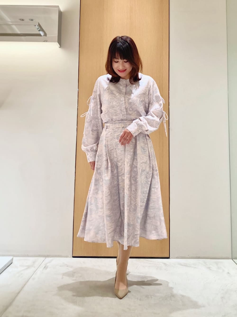 「アナイ(ANAYI)、オトナ女子、大人可愛い、大人女子、キレイめ、大人かわいい、ピンク、セットアップ、スカート、ブラウス、低身長、フェミニン、お出かけコーデ、エレガント、リボン」｜「ANAYIの【セットアップ対応商品】マーブルプリントリボンスリット ブラウス（シャツ/ブラウス、ピンク系）」を使った、Hasebe.tさん（レディース・154cm）の冬コーディネートの1枚目の写真