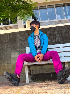 「カラーソックス」｜「アイテム（ナイロンジャケット）」を使った、HITOSHI OGAWAさん（メンズ・166cm）の春コーディネート