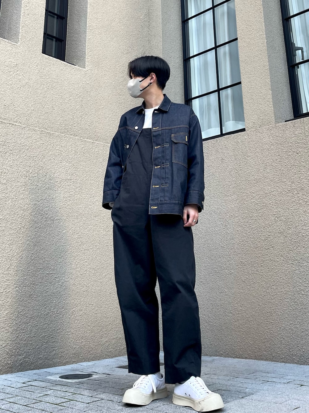 「休日スタイル、おしゃれさんと繋がりたい、メンズコーデ、春、スニーカーコーデ、デニムジャケット、beautifulpeople」｜「beautifulpeopleのアイテム（デニムジャケット、ブルー系）」を使った、Takumiさん（メンズ・173cm）の春コーディネートの1枚目の写真