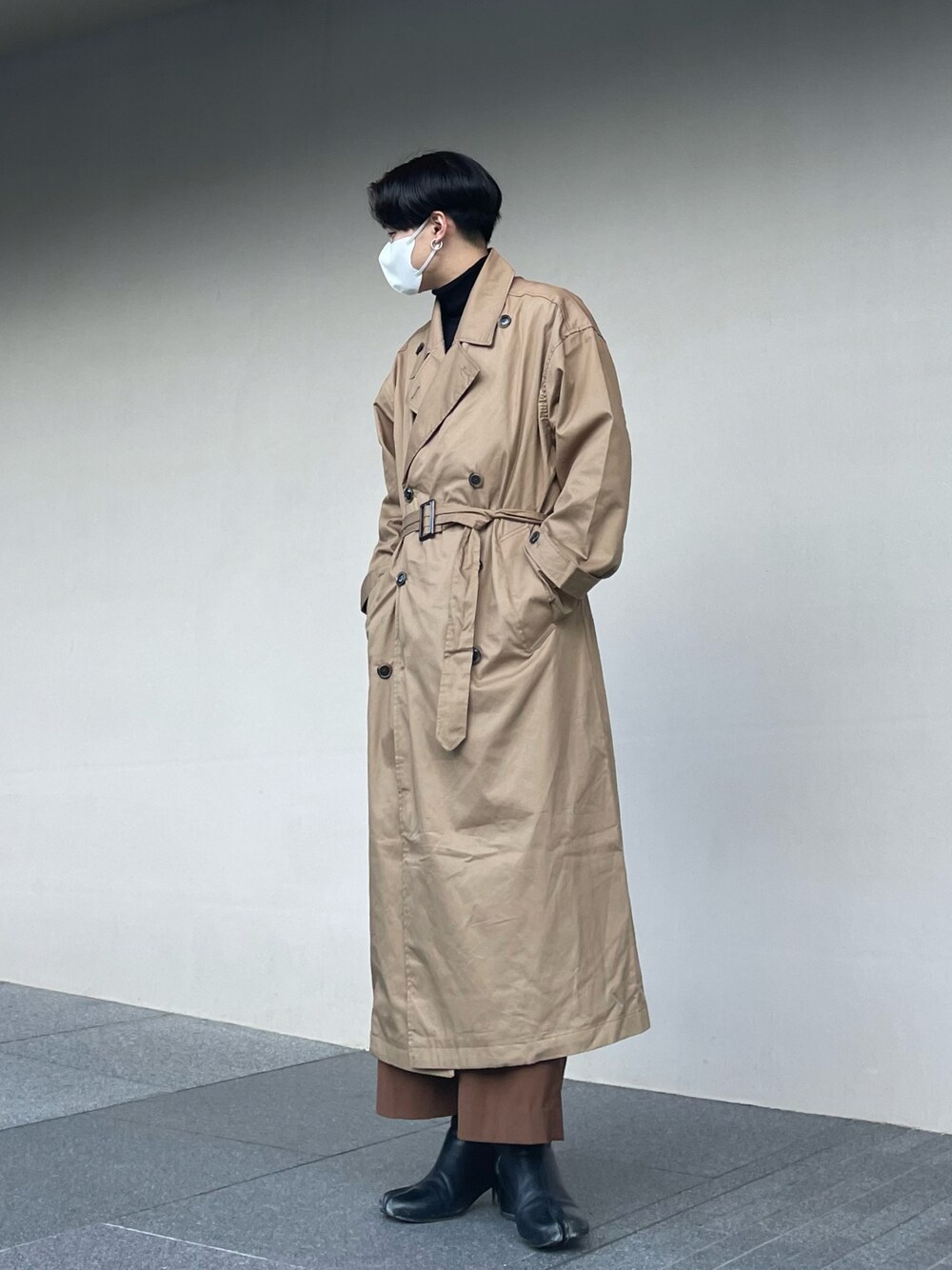 「大人コーデ、シンプルコーデ、秋コーデ、おしゃれさんと繋がりたい、メンズファッション、トレンチコート、冬服コーデ、ユニクロ、タートルネック、冬アウター、ファッションの力を信じよう」｜「Rocky Monroeのオーバーサイズ ダブルボタントレンチロングスプリングコート（トレンチコート、ベージュ系）」を使った、Takumiさん（メンズ・173cm）の冬コーディネートの1枚目の写真