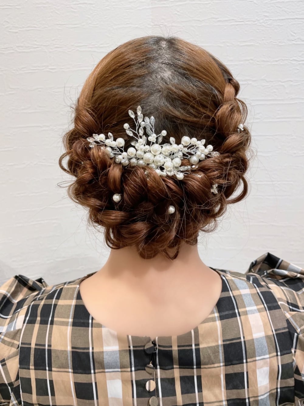 「フォーマル、結婚式、成人式、ドレス、ヘアアレンジ」｜「Cupid Heartの【Cupid Heart】結婚式ヘアーアクセ ミニョン パールコーム（バレッタ/ヘアクリップ、シルバー系）」を使った、T.lさん（レディース・151cm）の春コーディネートの1枚目の写真