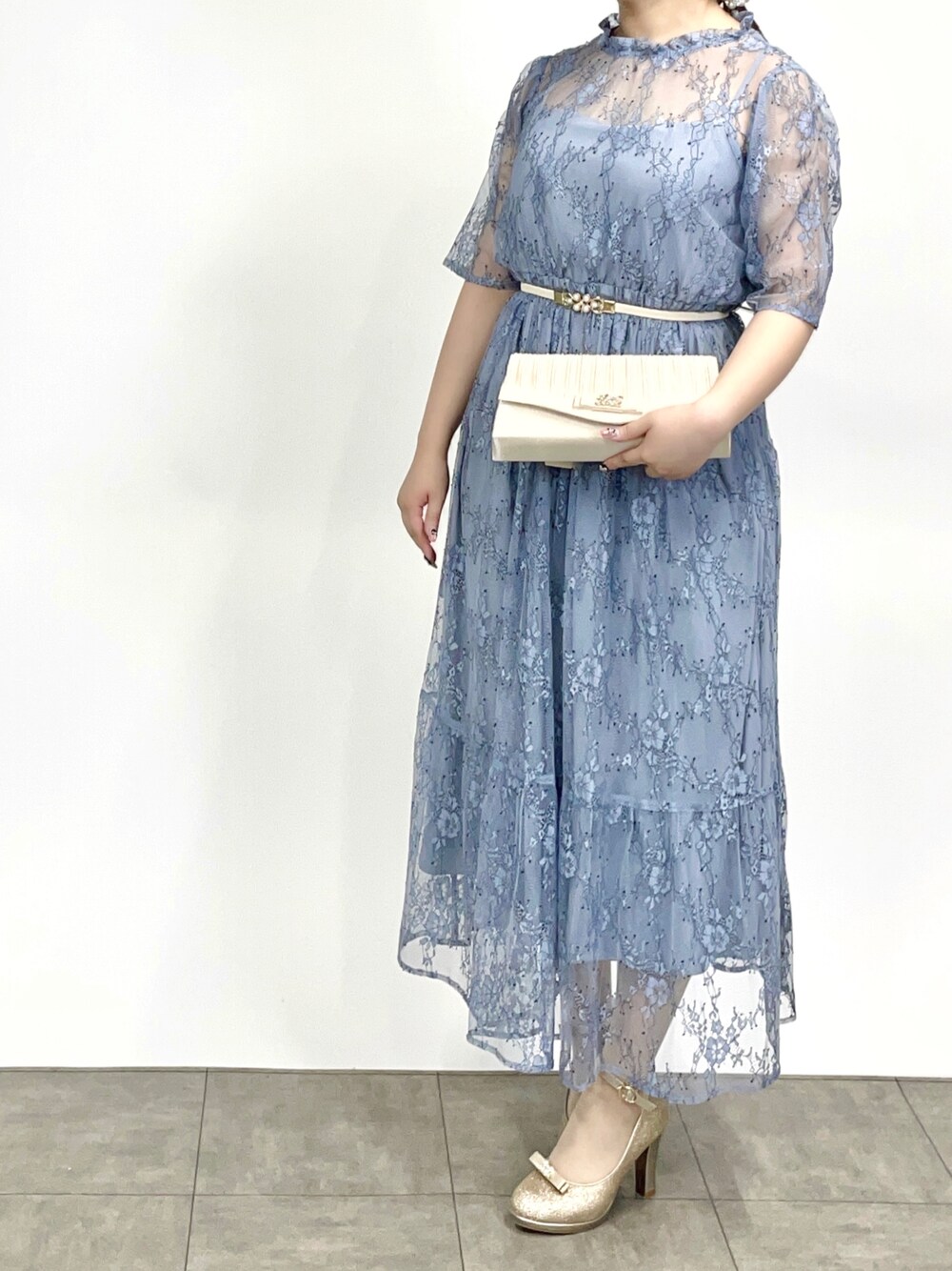 「春カラー、低身長、フォーマル、結婚式、卒業式、謝恩会、発表会、二次会、お呼ばれスタイル」｜「Cupid Heartの【Cupid Heart】結婚式用パンプス♪ ﾘﾎﾞﾝ付きグリッターパンプス（パンプス、ゴールド系）」を使った、T.lさん（レディース・151cm）の春コーディネートの1枚目の写真
