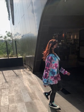 「PULL&BEAR（プルアンドベア）のアイテム（スウェット）」を使った、che•rさん（レディース・159cm）の春コーディネート