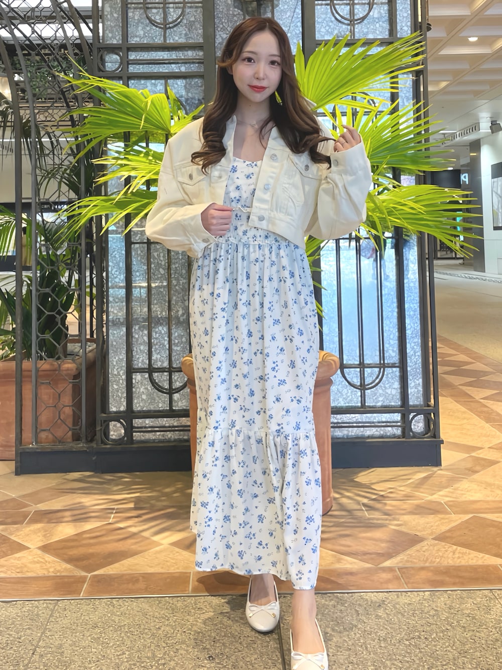 肩リボン花柄ティアードワンピースを使った人気ファッション
