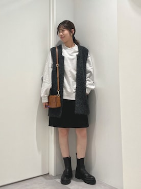 「NANO universe（ナノユニバース）のブークレループ編みベスト（ベスト、グレー系）」を使った、natsukaさん（レディース・160cm）の秋コーディネート