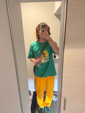 「adidas（アディダス）のアイテム（その他パンツ、イエロー系）」を使った、さぶろうさん（メンズ・176cm）の夏コーディネート