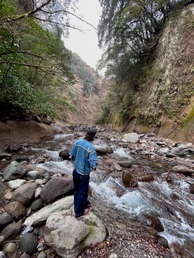 「ハンチングのアイテム（ハンチング/ベレー帽、ブラック系）」を使った、さぶろうさん（メンズ・176cm）の春コーディネート