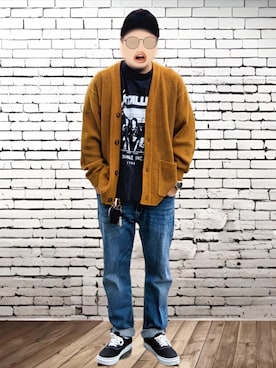 「アイテム（デジタル腕時計）」を使った、BATSUさん（メンズ・171cm）の秋コーディネート