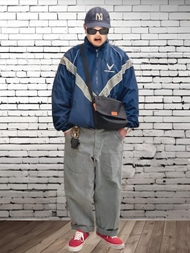 「アイテム（デジタル腕時計）」を使った、BATSUさん（メンズ・171cm）の冬コーディネート