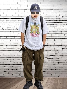 「アイテム（デジタル腕時計）」を使った、BATSUさん（メンズ・171cm）の秋コーディネート